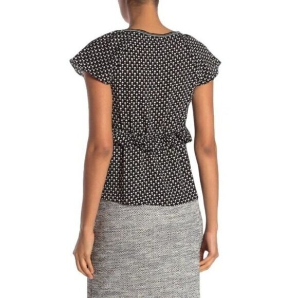 Max Studio Short Sleeve Ruffle Tie Closure Women Top Medium NWT - Picture 2 of 6